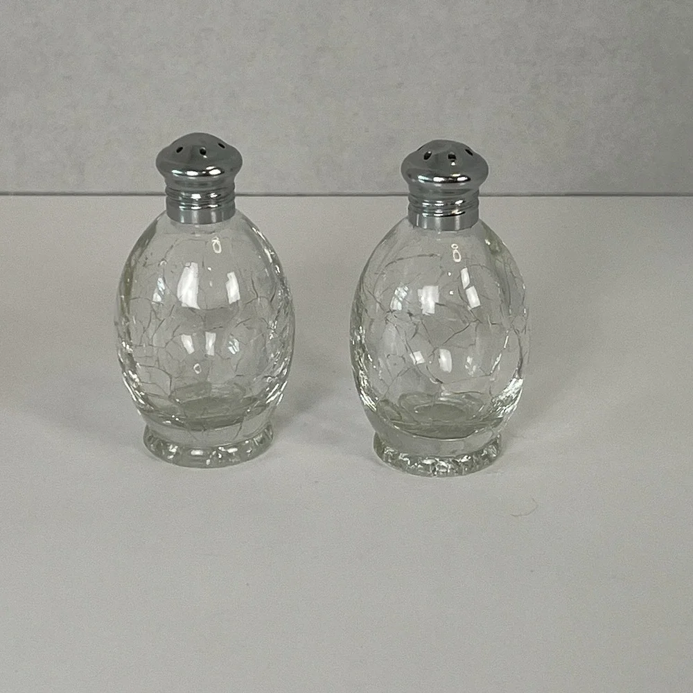 Vintage Clear crackle glass‎ salt pepper shakers Silver tone tops set 2